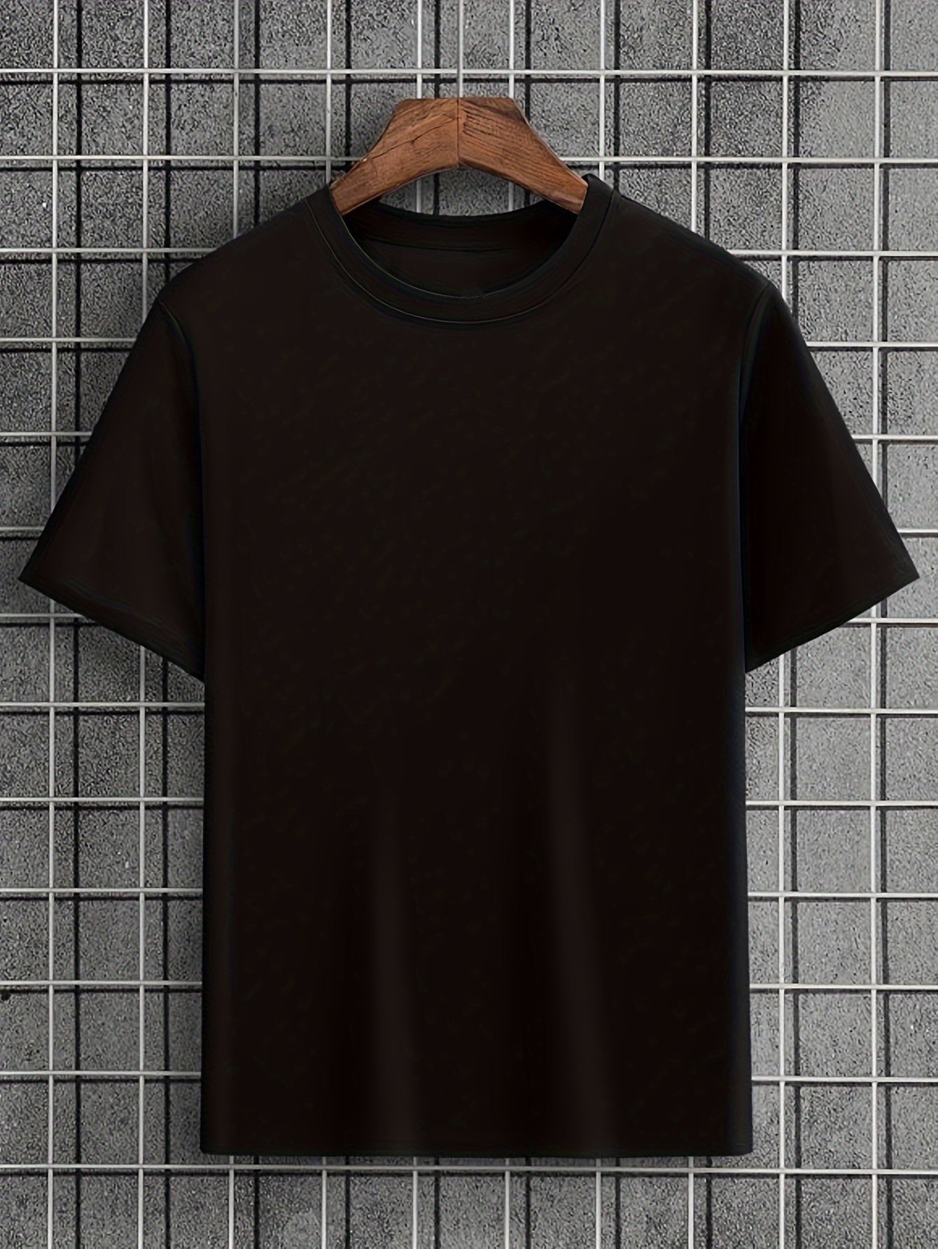Men's Printed Eye Pattern T-Shirt - Lightweight & Sporty Design